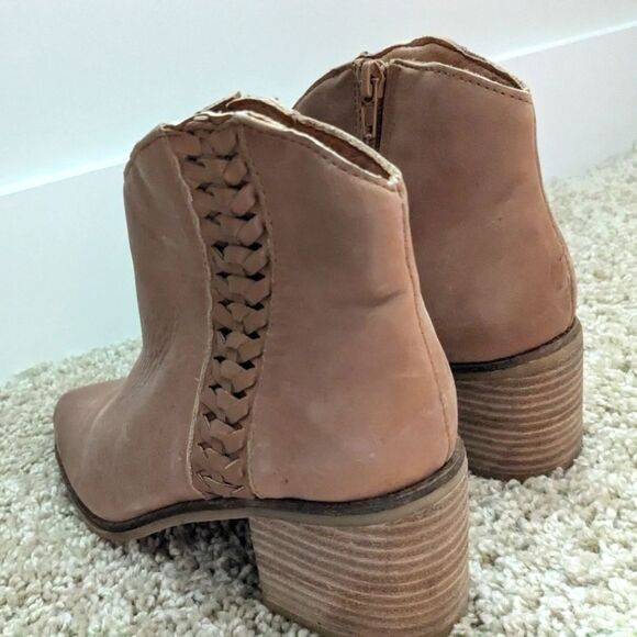 Lucky Brand Cosmio Western Bootie Size 6 Women - Picture 6 of 10